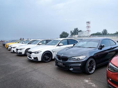 Proud to mention BMW Car Club Singapore and other Car Clubs have made it to the Singapore Book of Record for the most number of cars gathered at Changi Exhibition Centre on the 9th November 2019!Thank you Singapore Motor Festival !